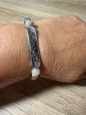 paparazzi Silver 'Trust in the Lord' Beaded Bracelet with White and Gold Accents